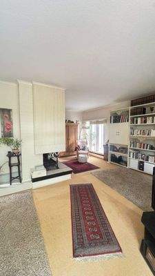 Wohnzimmer mit Lese-Ecke