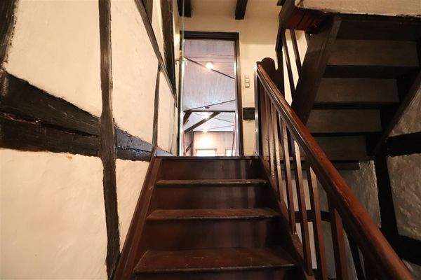 Übergang vom Altbau in Anbau SW