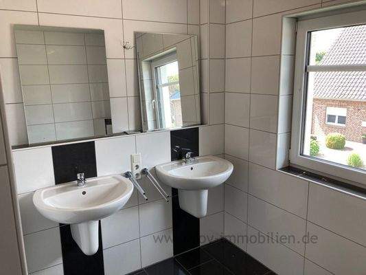 Badezimmer OG mit Doppelwaschtisch...