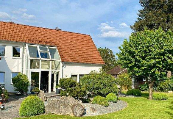 Haus mit Wintergarten aussen.JPG