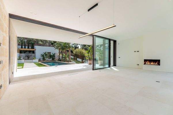 Claire Martin Lluna 23-31.JPG