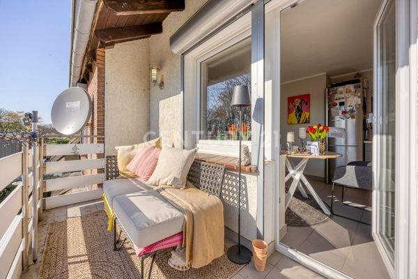 Balkon mit Blick in die Küche