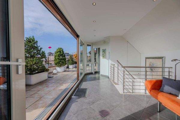 Wintergarten mit Blick auf Sauna