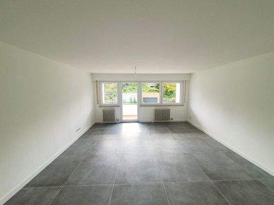 Zimmer mit Zugang zum Südbalkon 1. OG