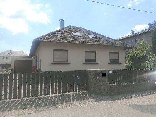 Hausansicht straßenseitig