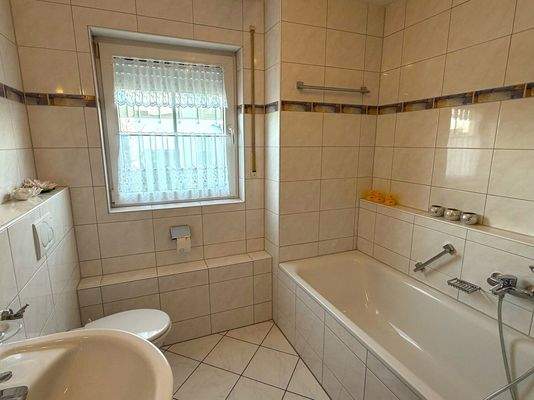 Wannen-/ Duschbad OG