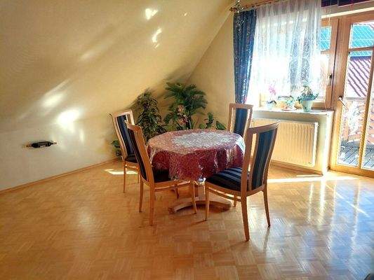 Essbereich mit Zugang .....