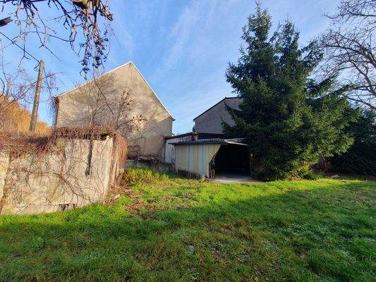 Garten Blick zum Haus 