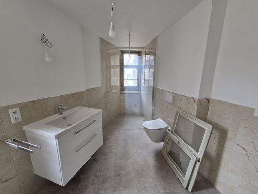 Sanierte Wohnung 2.OG