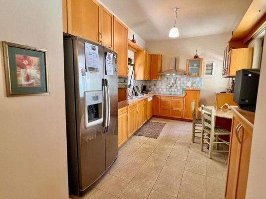 Kreta, Neapoli: Stadthaus mit Garten und Terrasse zu verkaufen