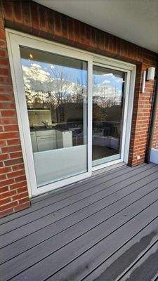 Schiebetürfenster zum Balkon