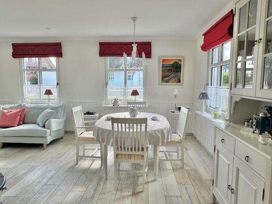 Außergewöhnlich helle und freundliche Raumgestaltung