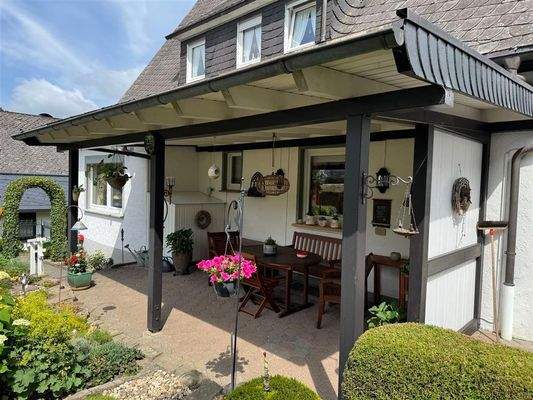 überdachte Terrasse