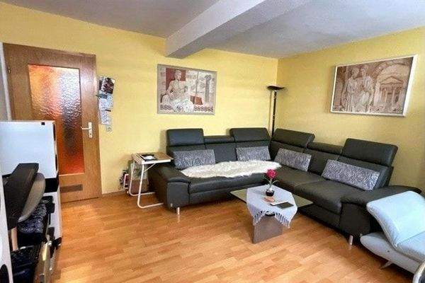 EG: Wohn-u. Eßzimmer in der 2-Zi-Mietwohung