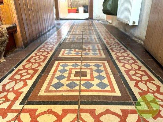 ... farbenfrohen Fliesen.