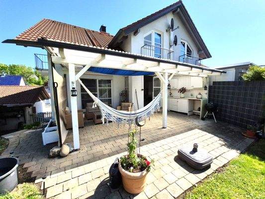 23. Überdachte Terrasse.jpg