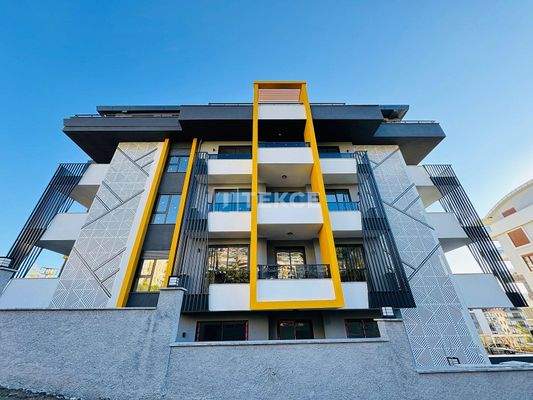 City-View Flats for Sale with a Communal Pool in Alanya Antalya