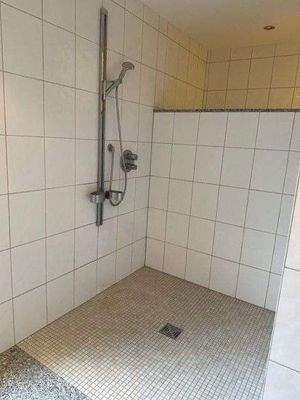 ebenerdige Dusche.jpg