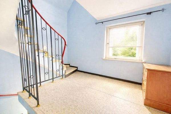 Treppenaufgang zu den Wohnungen