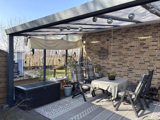 überdachte Terrasse