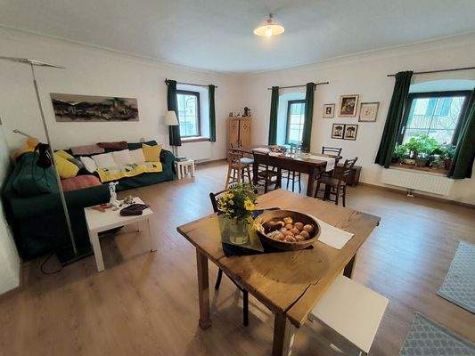 Wohnzimmer mit offener Küche Whg. 1