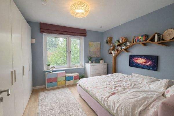 Gäste-/-Arbeits-/Kinderzimmer derzeit als Elternschlafzimmer genutzt