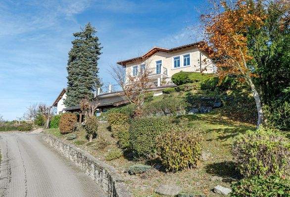 Gepflasterte Einfahrt