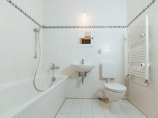 Badezimmer mit Wanne