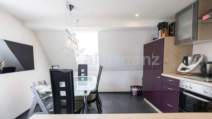 1. DG: offene Küche mit Essbereich