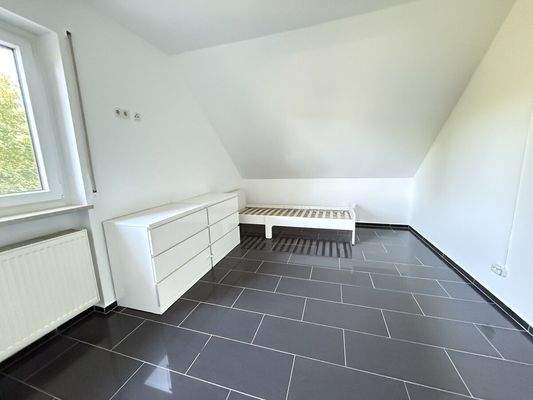 Arbeits-, Gäste-, Kinderzimmer DG