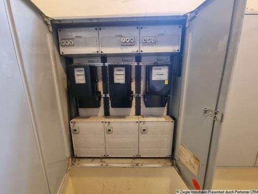 22 Vorderhaus Stromzählerschrank 2