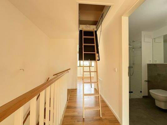 Leiter zum Dachboden