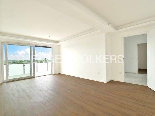 Wohnzimmer mit Blick zum Flur