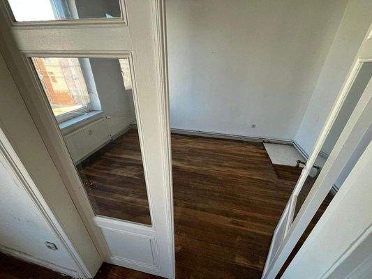 Zimmer 2 mittlere Whg.