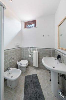 Badezimmer im ersten Stock