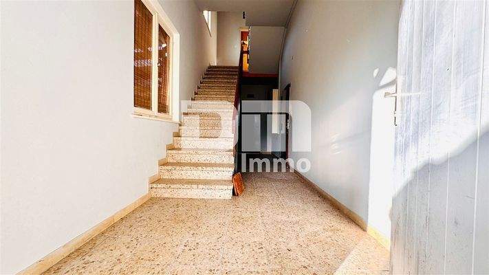 EG Nebeneingang / Flur / Diele