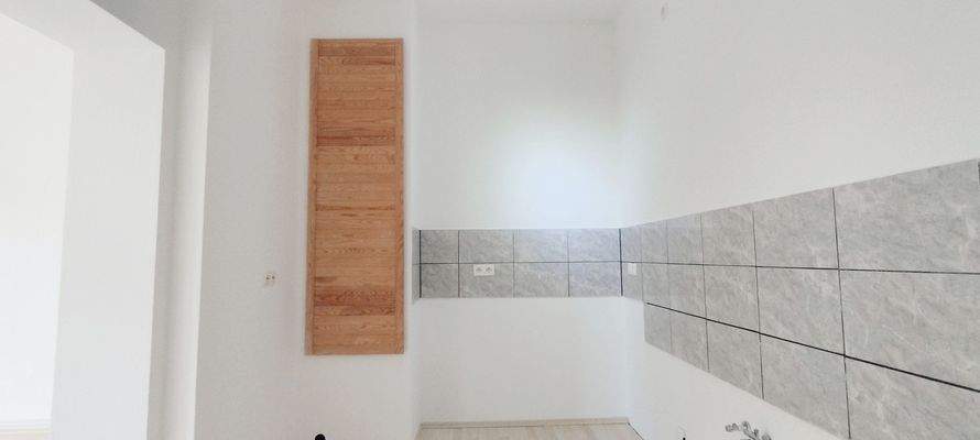 Moderne graue Küche