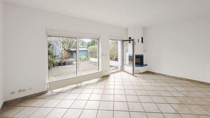 Wohnzimmer mit Kamin