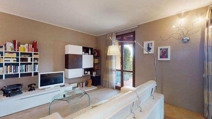 NA-072-9-Appartamento-arredato-con-corte-esclusiva