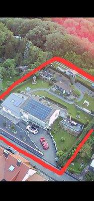 Blick über das gesamte Grundstück.jpg