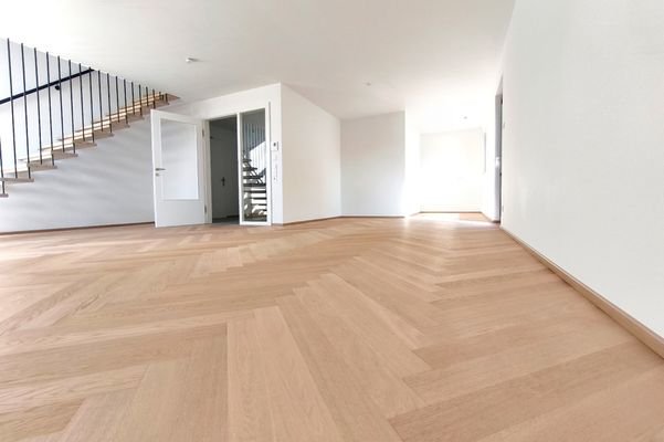 Hell und geräumig präsentiert sich der Wohnbereich