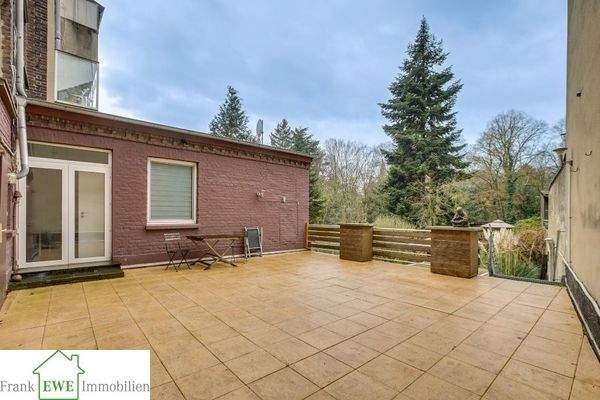 Terrasse, 2-Zimmer-Wohnung mit Appartement und Garten, Kauf Düsseldorf Eller, Frank Ewe Immobilienmakler Düsseldorf Hassels