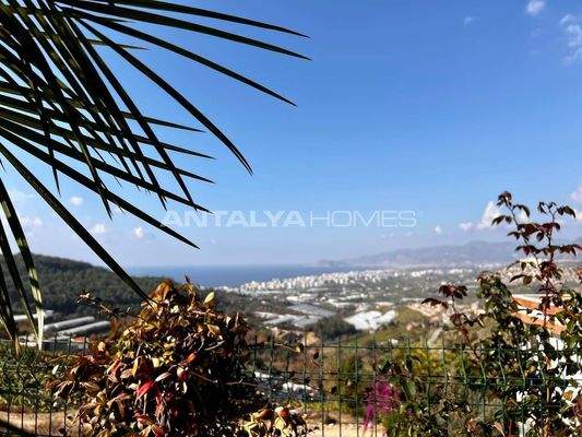 Stylish House with Sea and City Views in Alanya