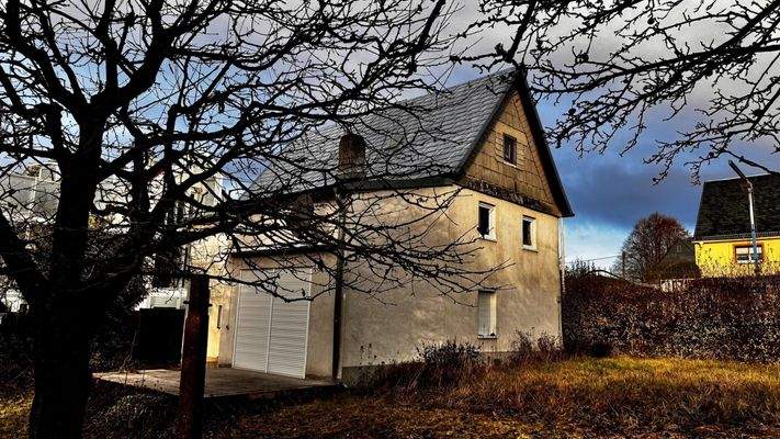 Giebelansicht mit Terrasse