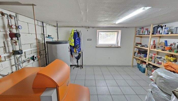 Heiz- und Lagerraum - Keller  - Haus - Baldramsdorf  - kaufen (KI generiert)