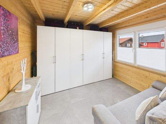 CAM03784G0-PR0102-STILL024