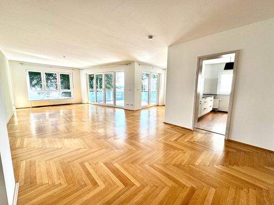 Wohn- Esszimmer und Küche