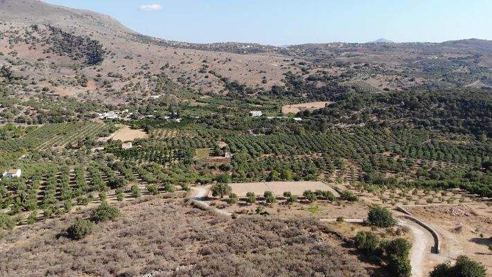 Kreta, Stilos: Ruhiges Hanggrundstück mit Meerblick zu verkaufen