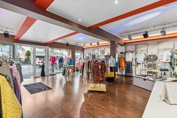 2. Gewerbeeinheit Modegeschäft