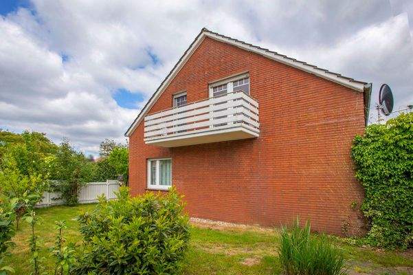 West-Ansicht mit Balkon